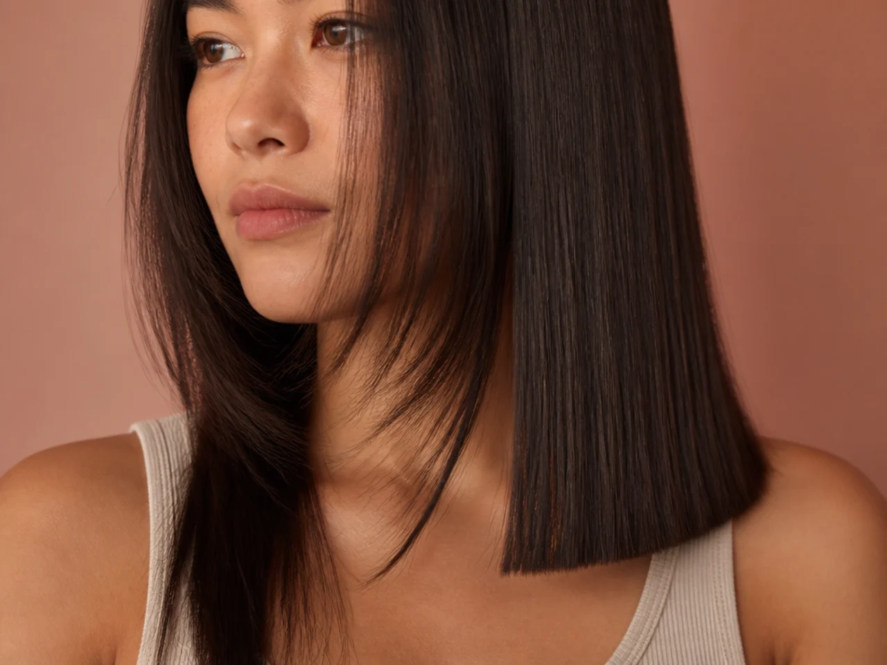 Point cut ends on a face framing layer beside a blunt cut section
