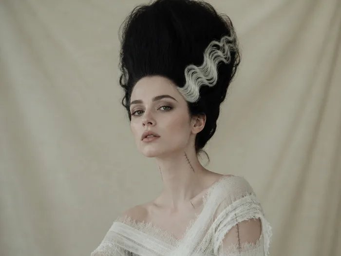 Bride of Frankenstein beehive with white temple streaks