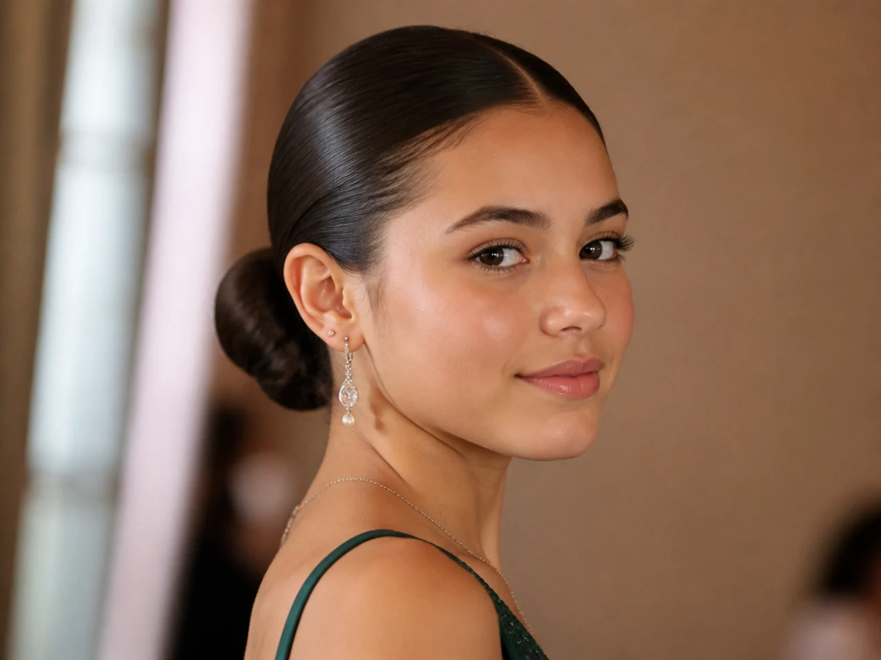 30 Cute Hairstyles For Hoco On A Small Budget