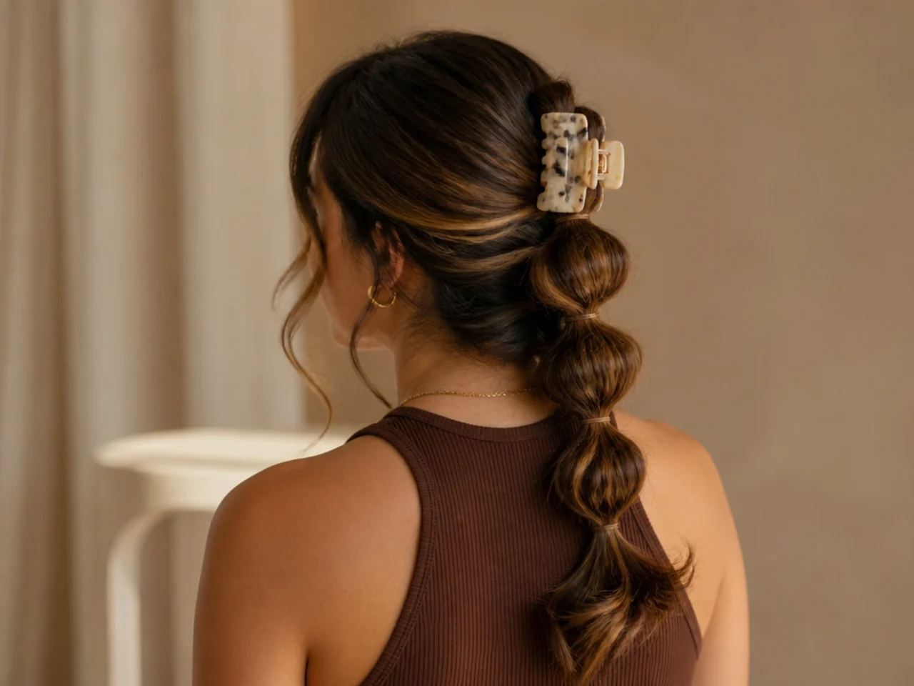 A half-up with bubble sections below the clip