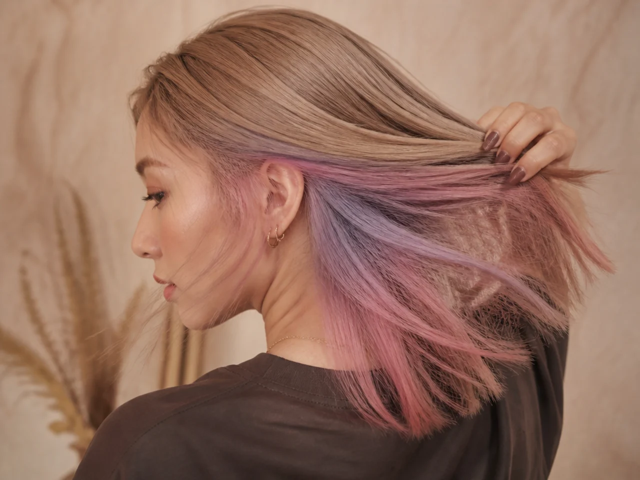 A two-tone pink and lilac panel
