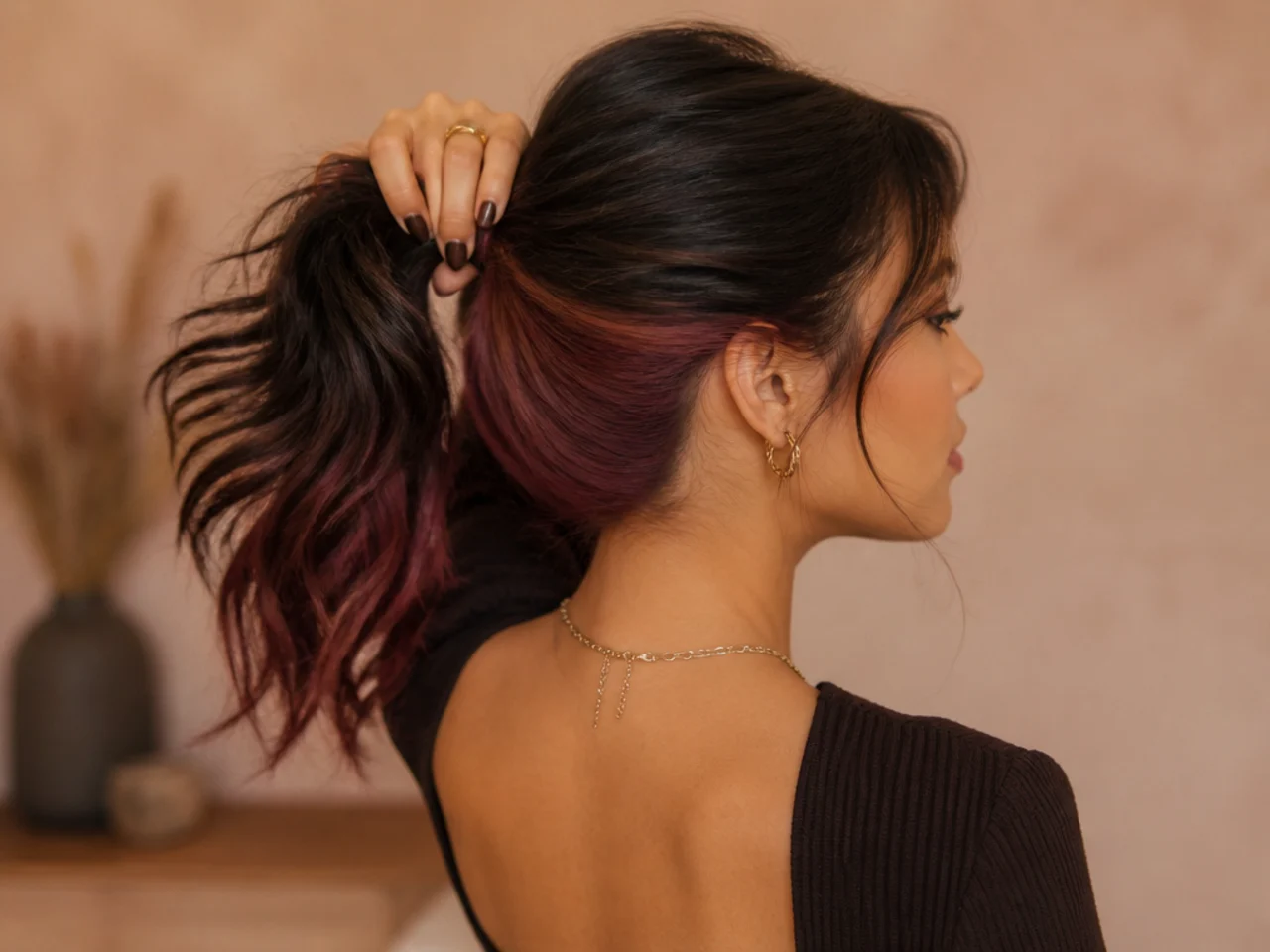 A panel placed to show in a ponytail
