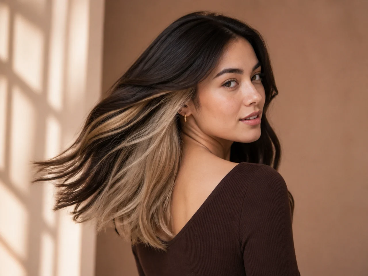 A two-tone peekaboo panel