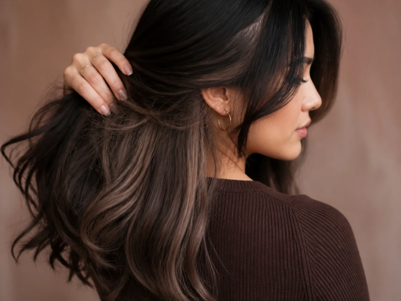 A mushroom brown panel under brunette hair