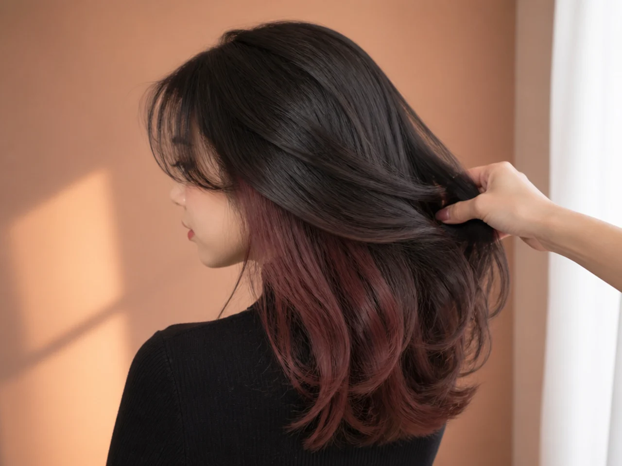 An underlayer coloured from the mid lengths down