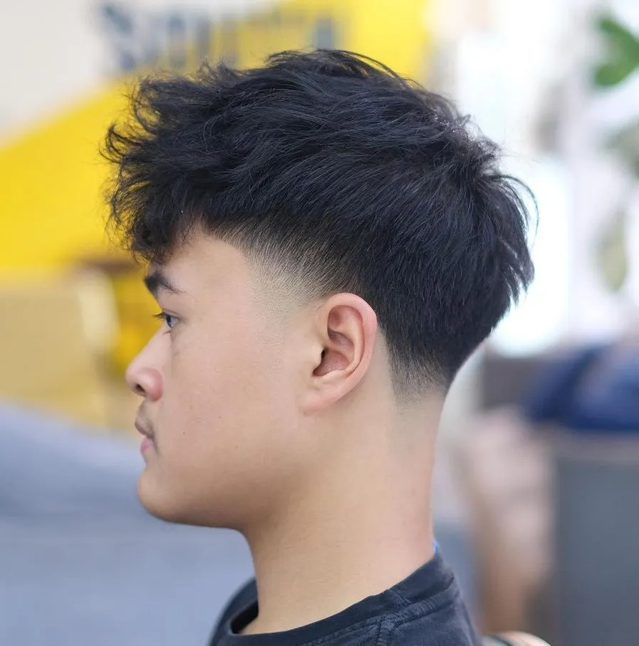 16. Mid Taper Blowout for Straight Hair