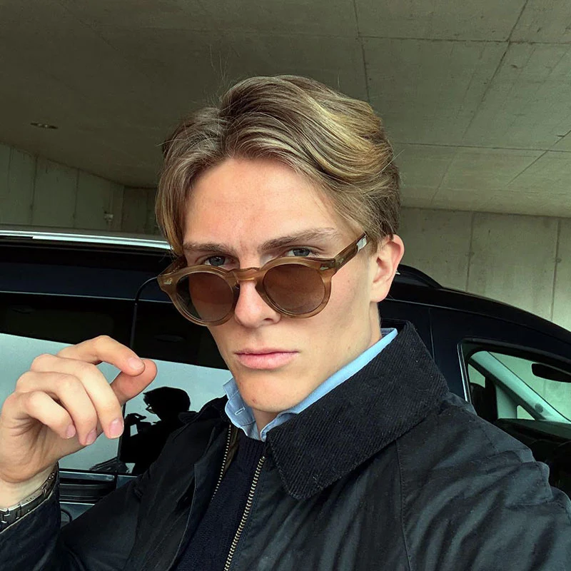 What Is Middle Part Haircut?