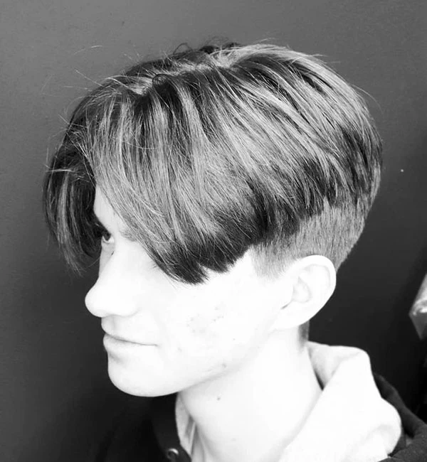 Textured Middle Part with Undercut