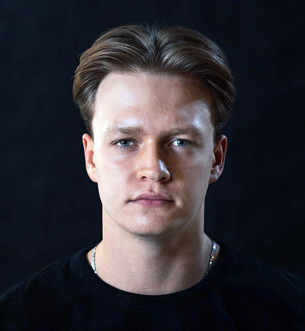 Pulled Back Center Part with Short Sides
